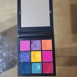 Hudabeauty electric obsession palette